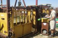 Nek en lyfklampe hidroulies feedlot processing units
